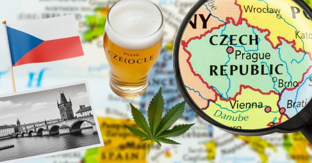 チェコ共和国の地図を拡大鏡で覗く様子。背景にはチェコの国旗、カレル橋の白黒写真、ビールグラス、そして中央に大麻の葉が配置され、2026年1月の大麻合法化を象徴するイメージ。