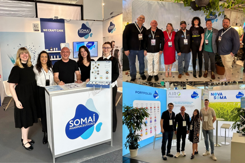 SOMAÍ Pharmaceuticalsの展示ブース写真をまとめたコラージュ。左はカウンター前で5人が並ぶブース、右上は7人の集合写真、右下は製品ポートフォリオ展示の前で4人が立っている様子